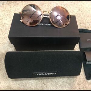 Rose gold round frame dolce & cabbana sunglasses